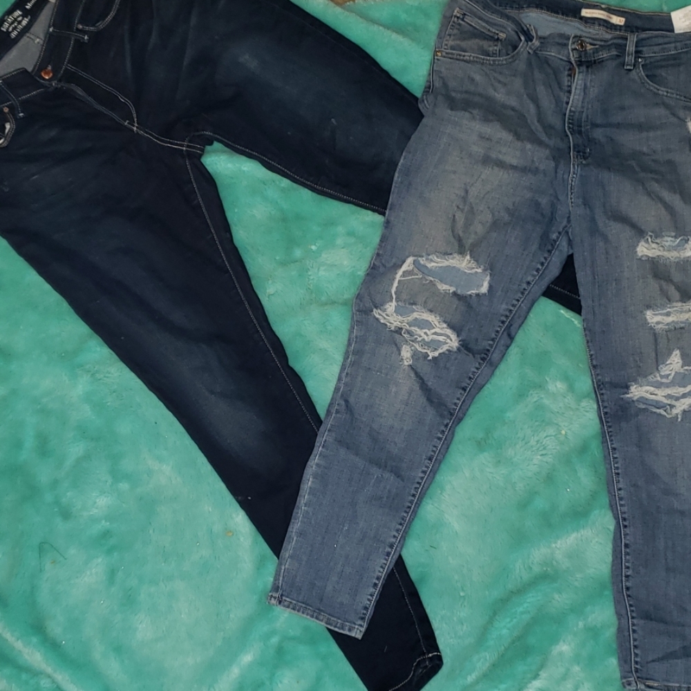 Womans  2 for 1 levis jeans